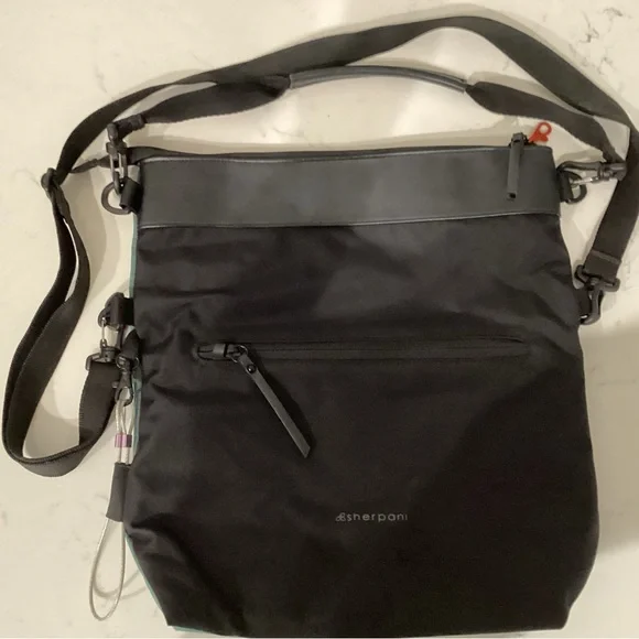 Sherpani Green and Black Crossbody Bag - Picture 6 of 9